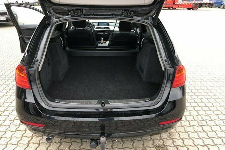 Sort BMW 320d fra 2014