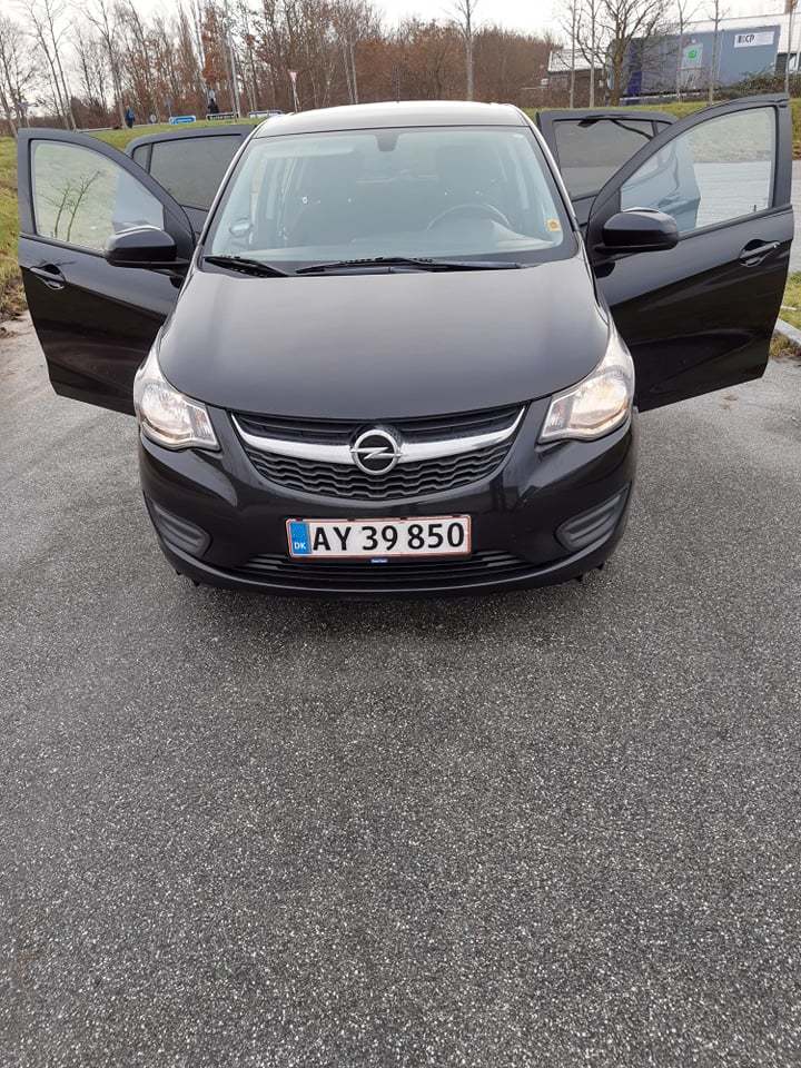 Sort Opel Karl fra 2016