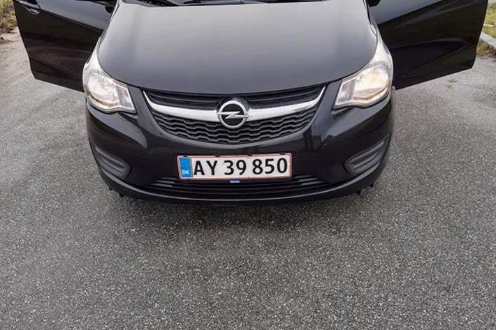 Sort Opel Karl fra 2016