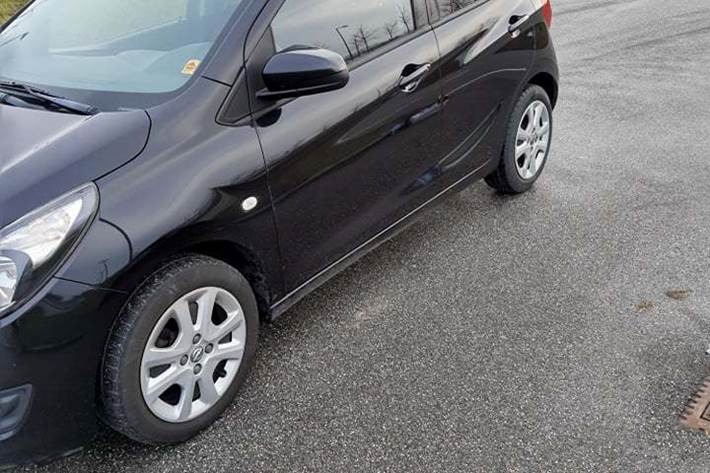 Sort Opel Karl fra 2016