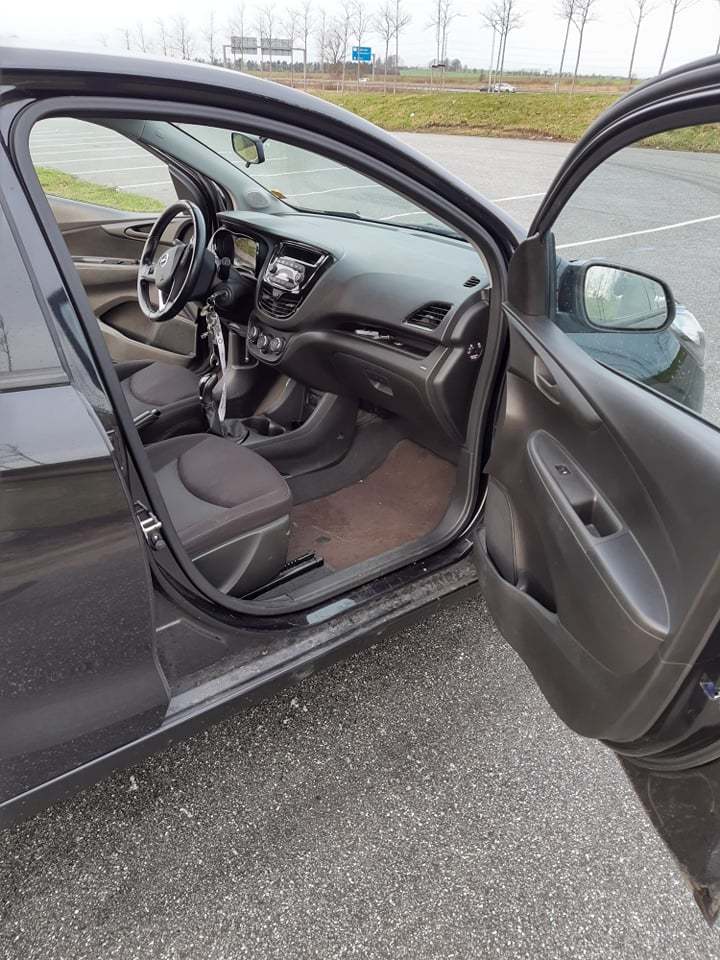 Sort Opel Karl fra 2016