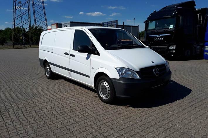 Hvid Mercedes Vito 113 fra 2011