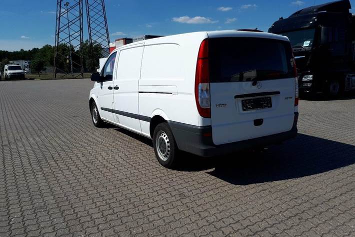 Hvid Mercedes Vito 113 fra 2011